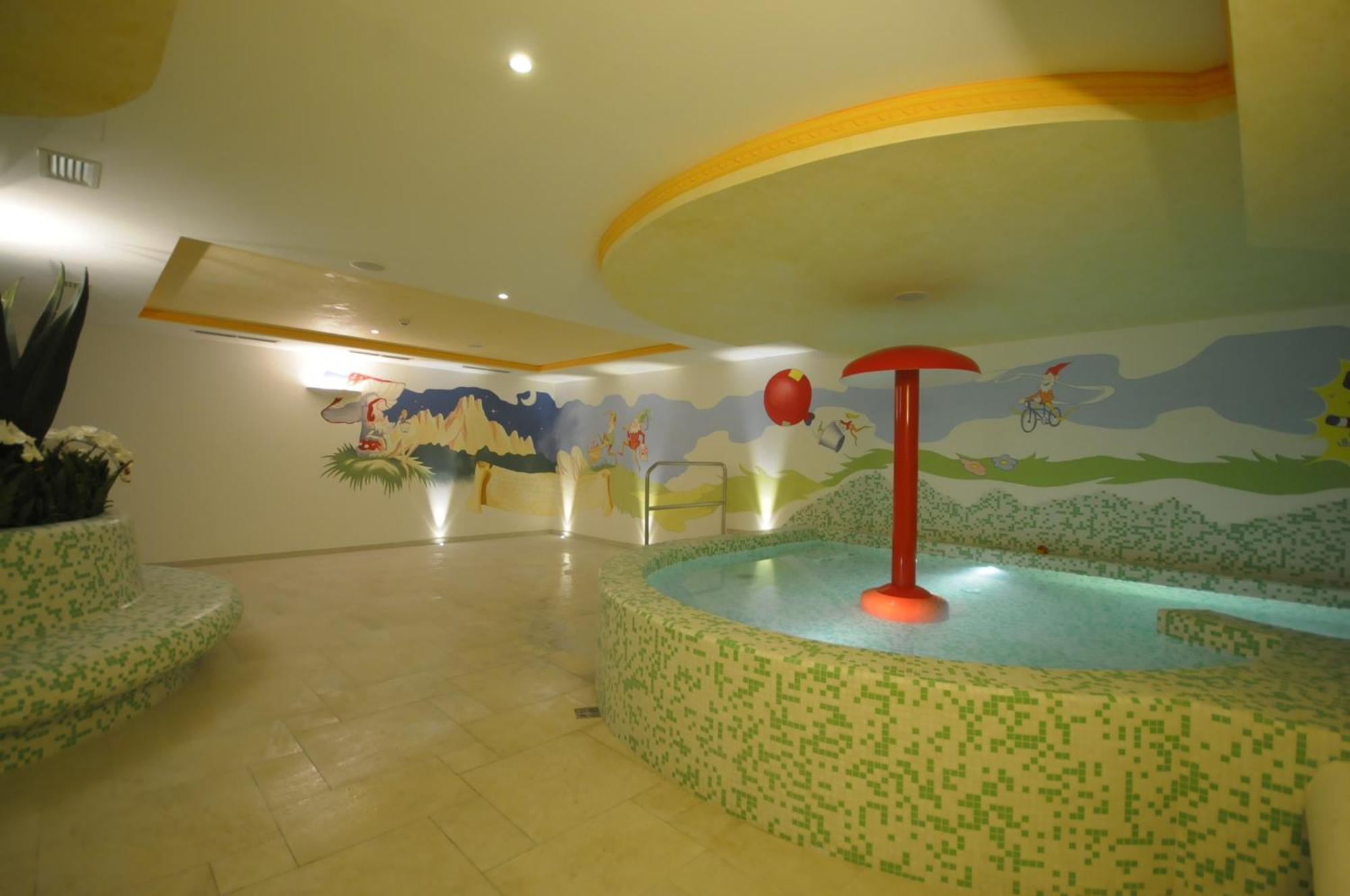 Sporting Hotel Passo del Tonale Exterior photo
